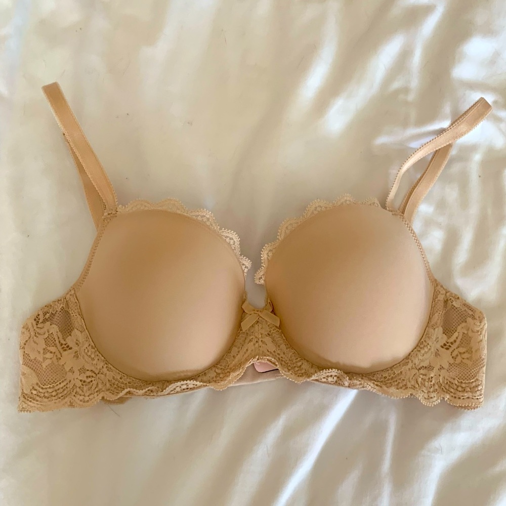 Victoria Secret tan/cream bra size 32C